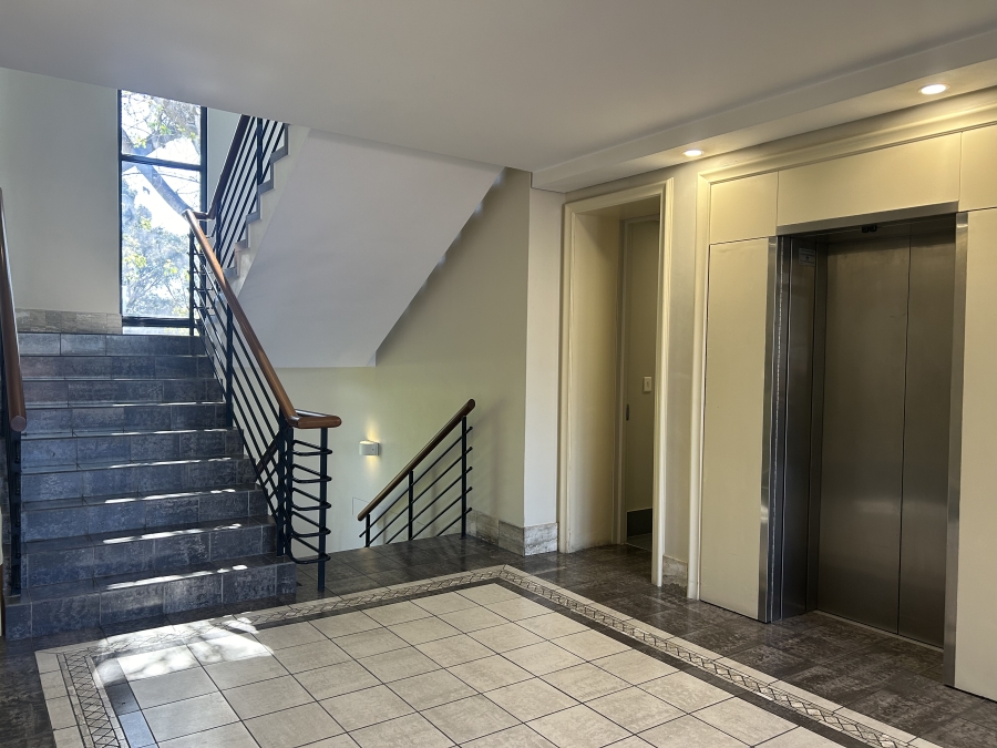 To Let Commercial Property for Rent in Mowbray Western Cape